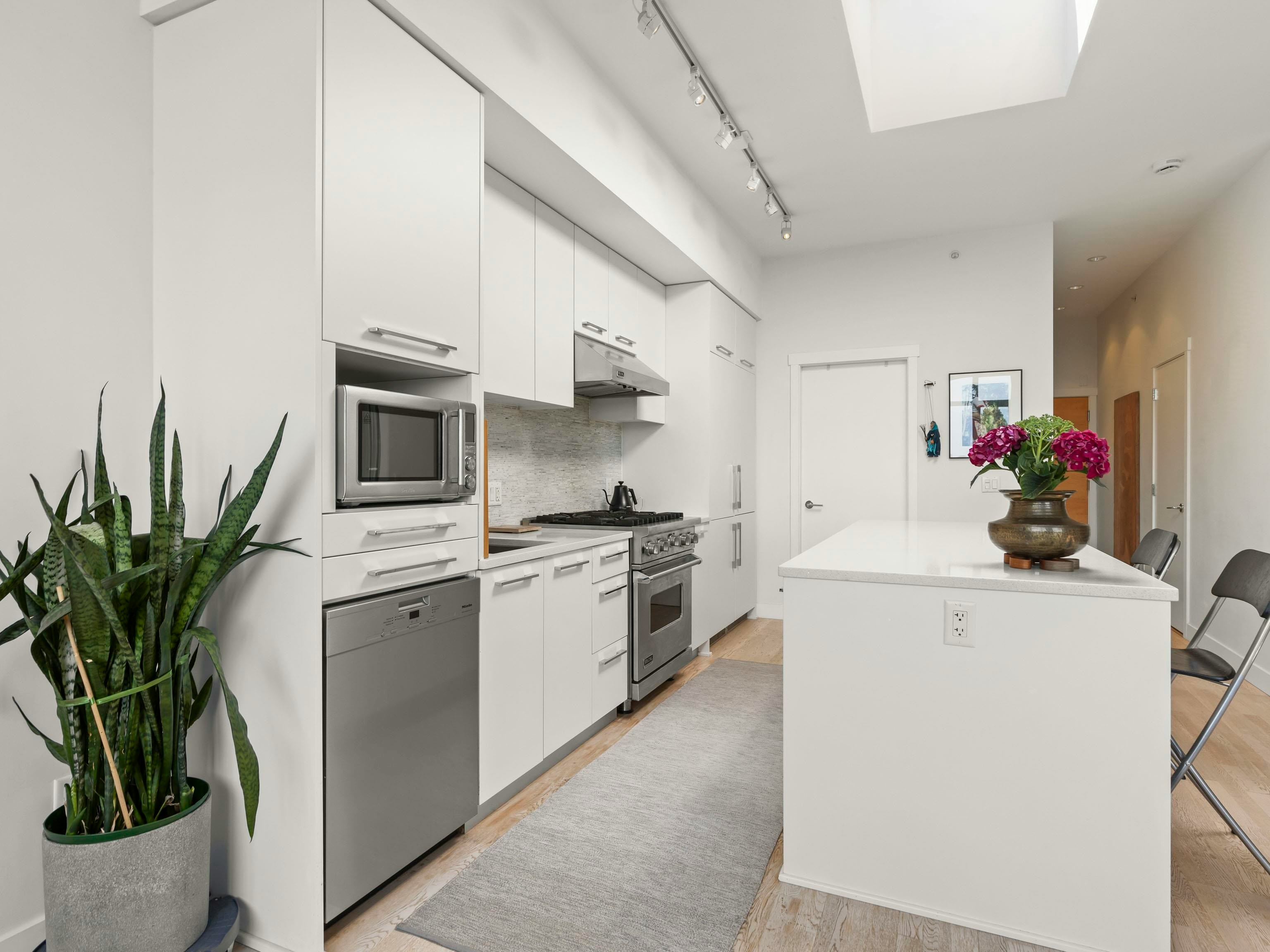 401-4355 W 10th Avenue, Vancouver, BC, V6R 2H6 - 21