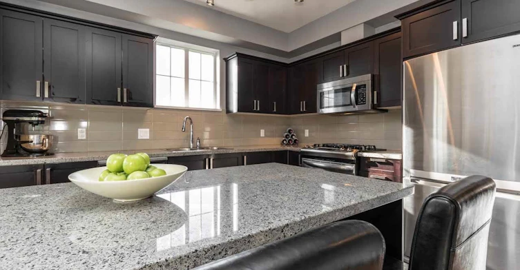 3355 Devonshire Avenue, Coquitlam, BC, V3E 3H2 - 9