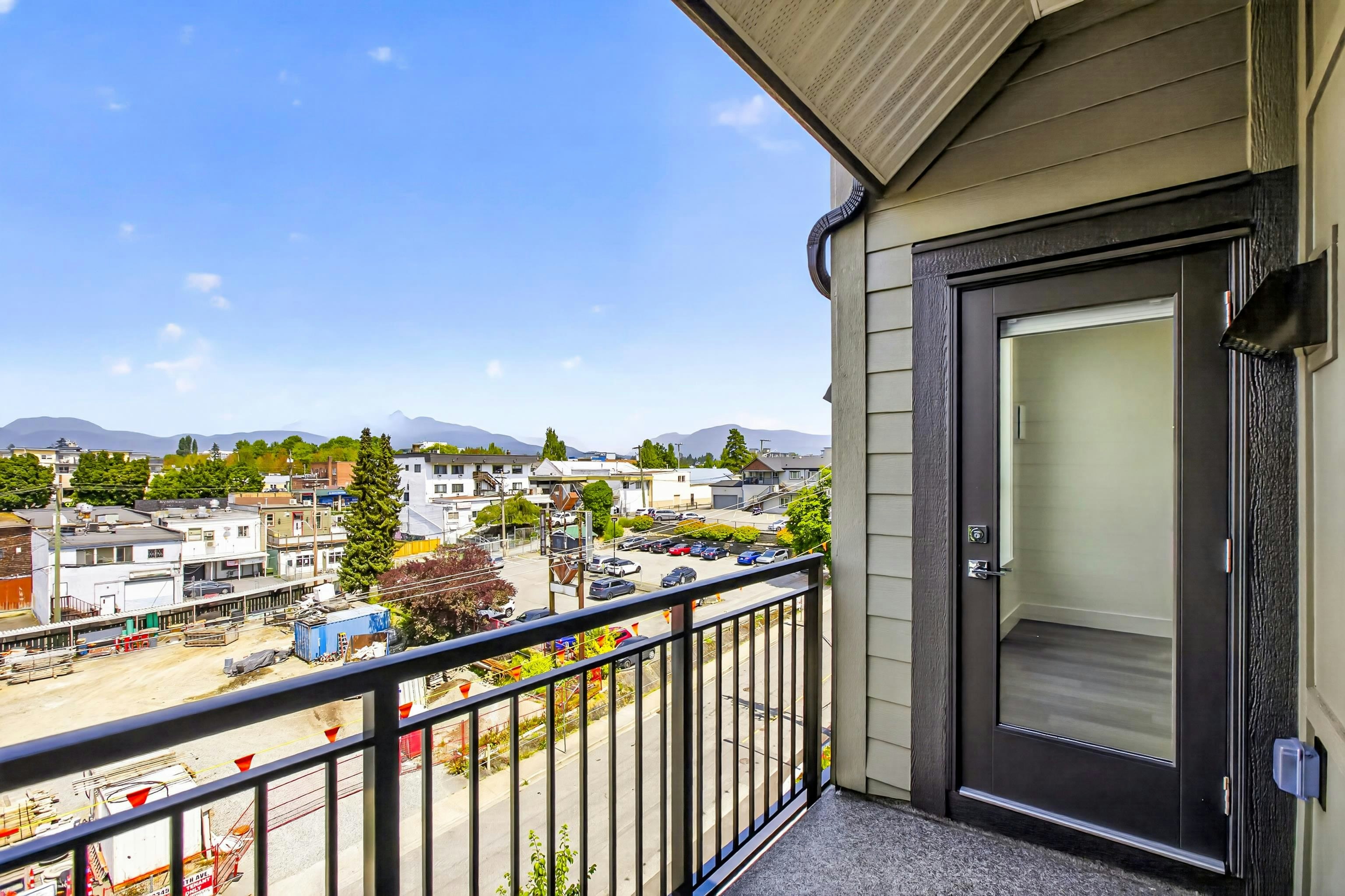 501-22348 North Avenue, Maple Ridge, BC, V2X 8T2 - 22