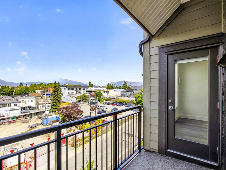 501-22348 North Avenue, Maple Ridge, BC, V2X 8T2 - 22