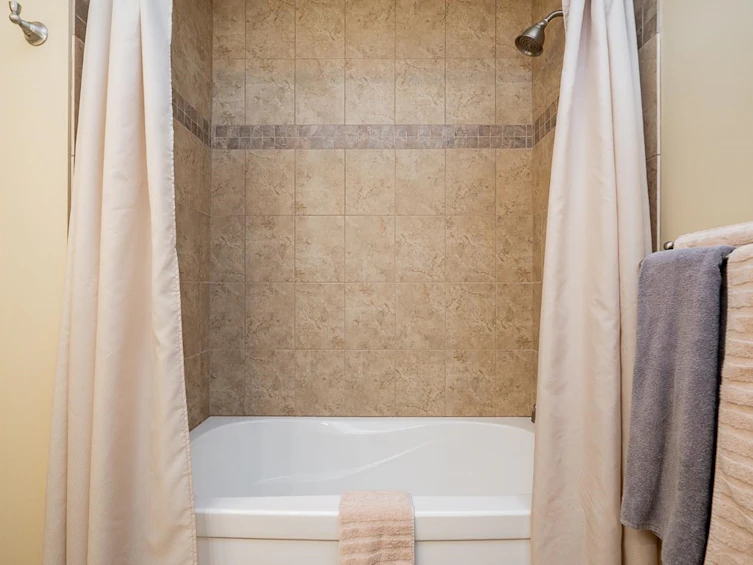 46070 Roy Avenue, Chilliwack, BC, V2R 2C2 - 32