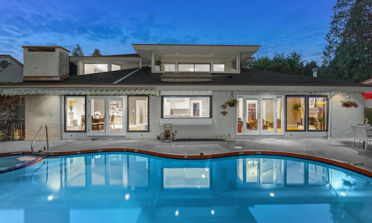 1285 Chartwell Crescent