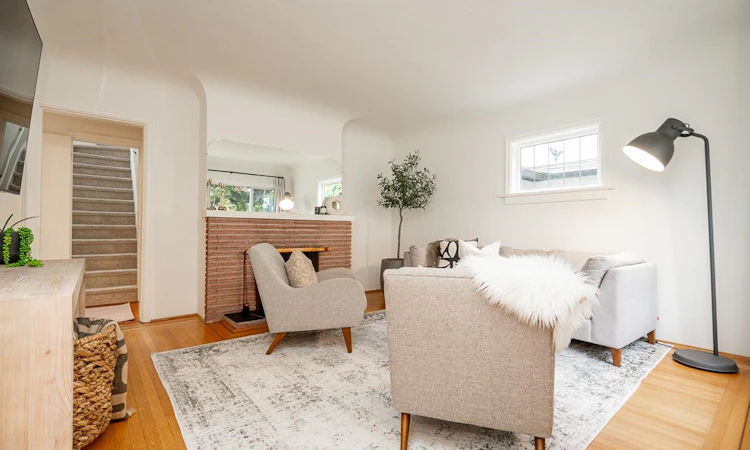 134 W 40th Avenue