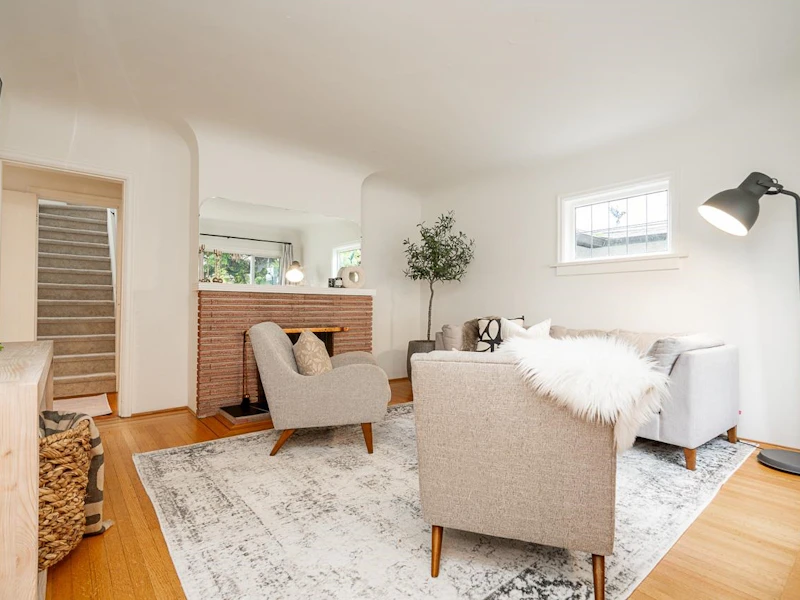 134 W 40th Avenue, Vancouver BC V5Y 2R2