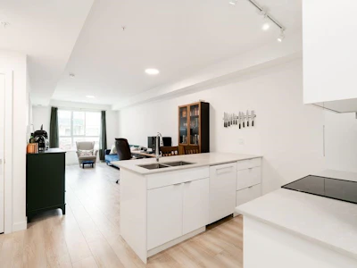 208-11913 Burnett Street - 5