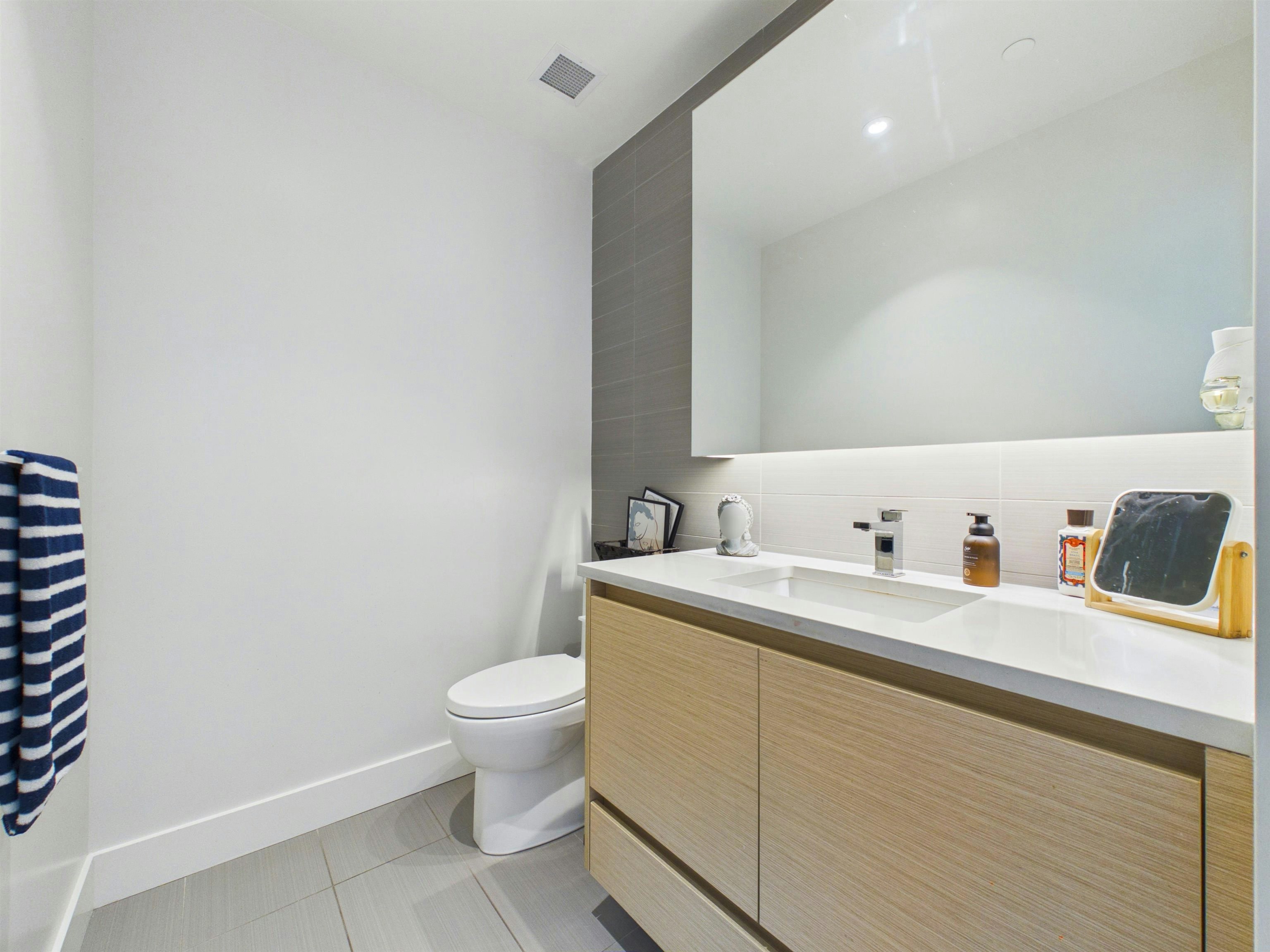 3544 Sawmill Crescent, Vancouver, BC, V5S 0J8 - 9