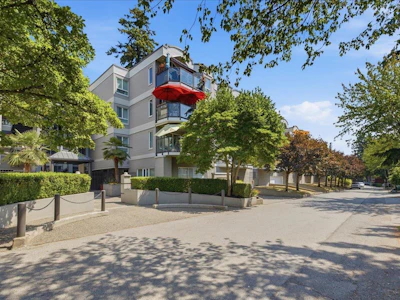 303-2250 SE Marine Drive - 2