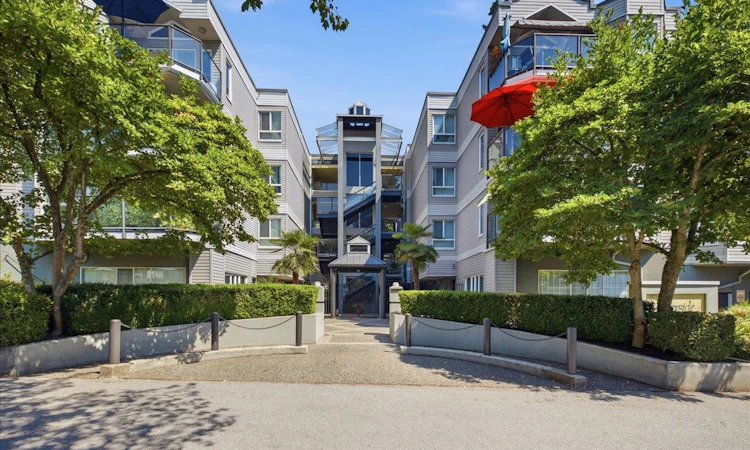 303-2250 SE Marine Drive