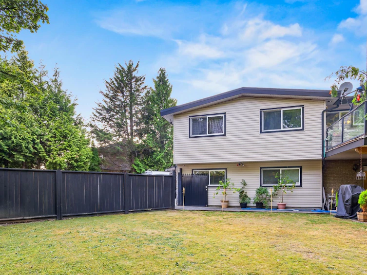 15797 92 Avenue, Surrey, BC, V4N 3C3