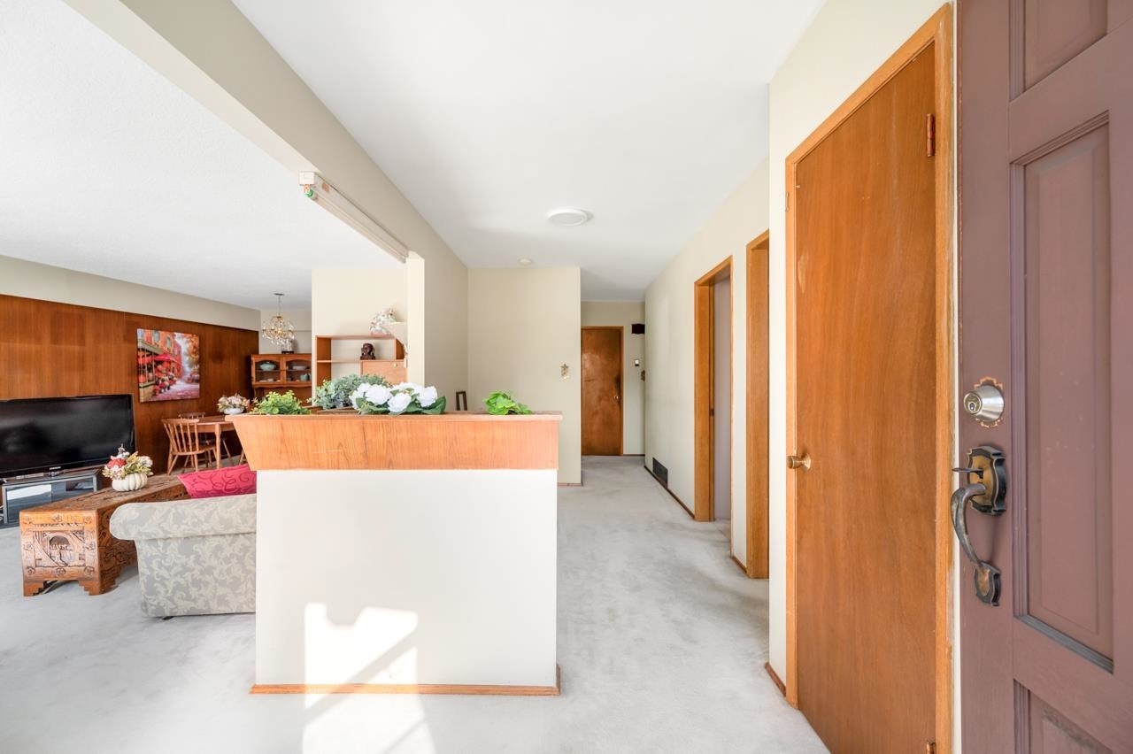 6036 Knight Street, Vancouver, BC, V5P 2V5 - 5