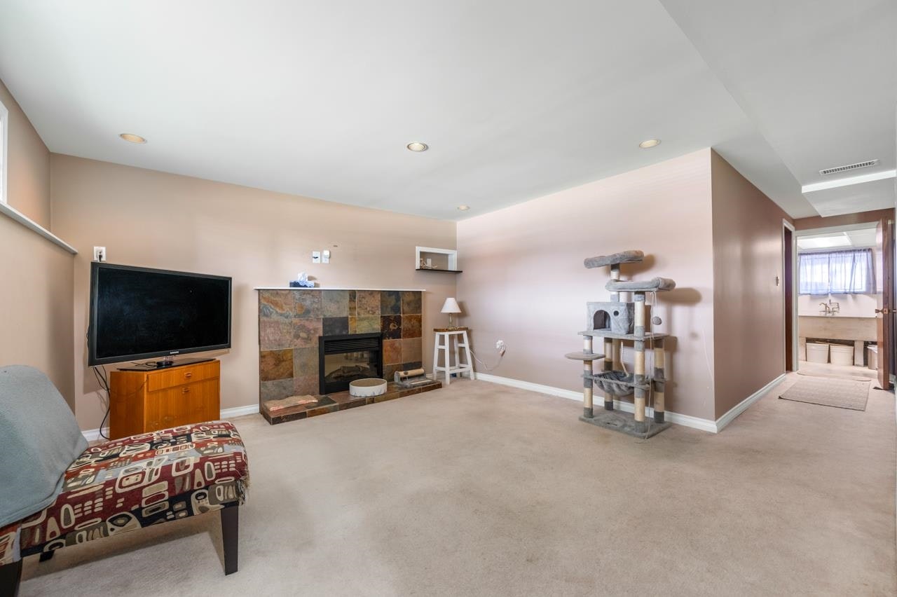 6036 Knight Street, Vancouver, BC, V5P 2V5 - 14