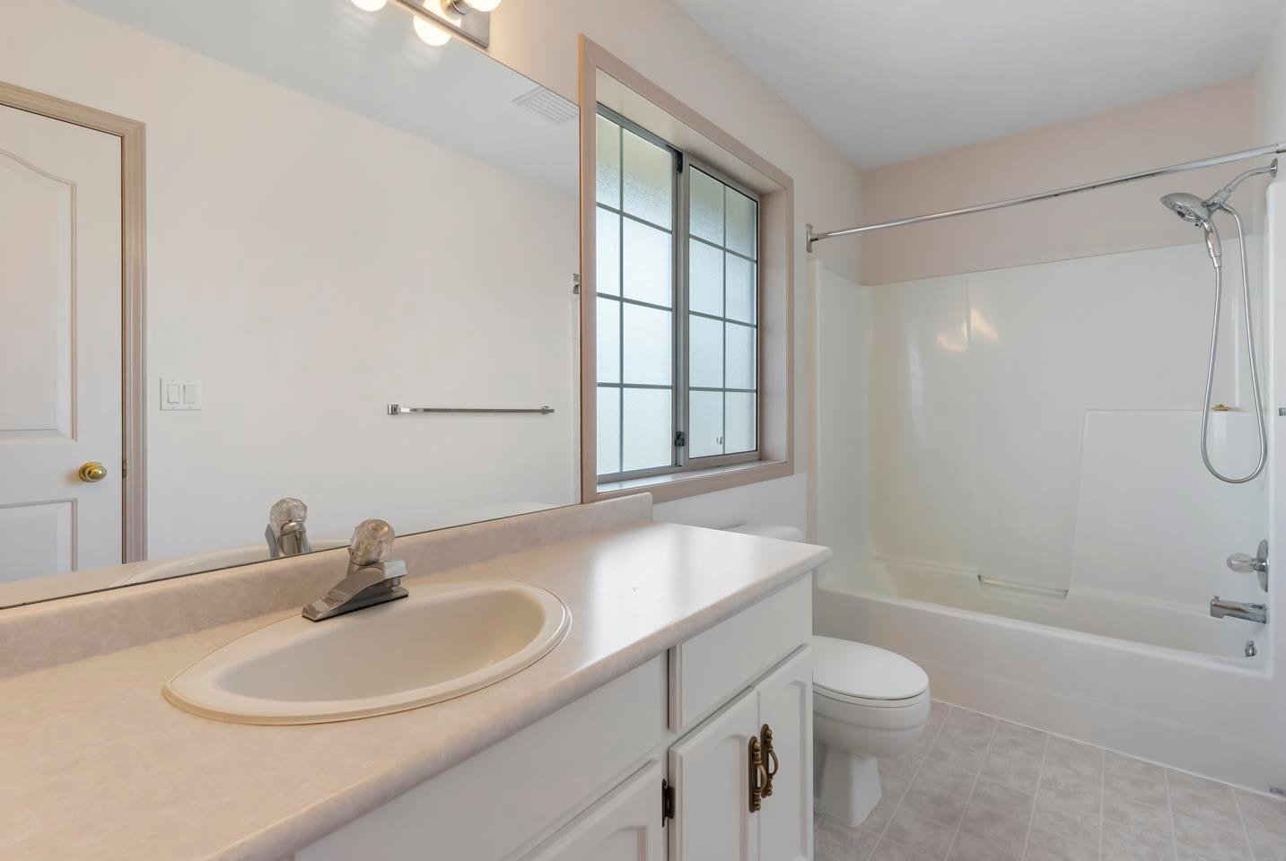 21549 85b Court, Langley, BC, V1M 2G4 - 23