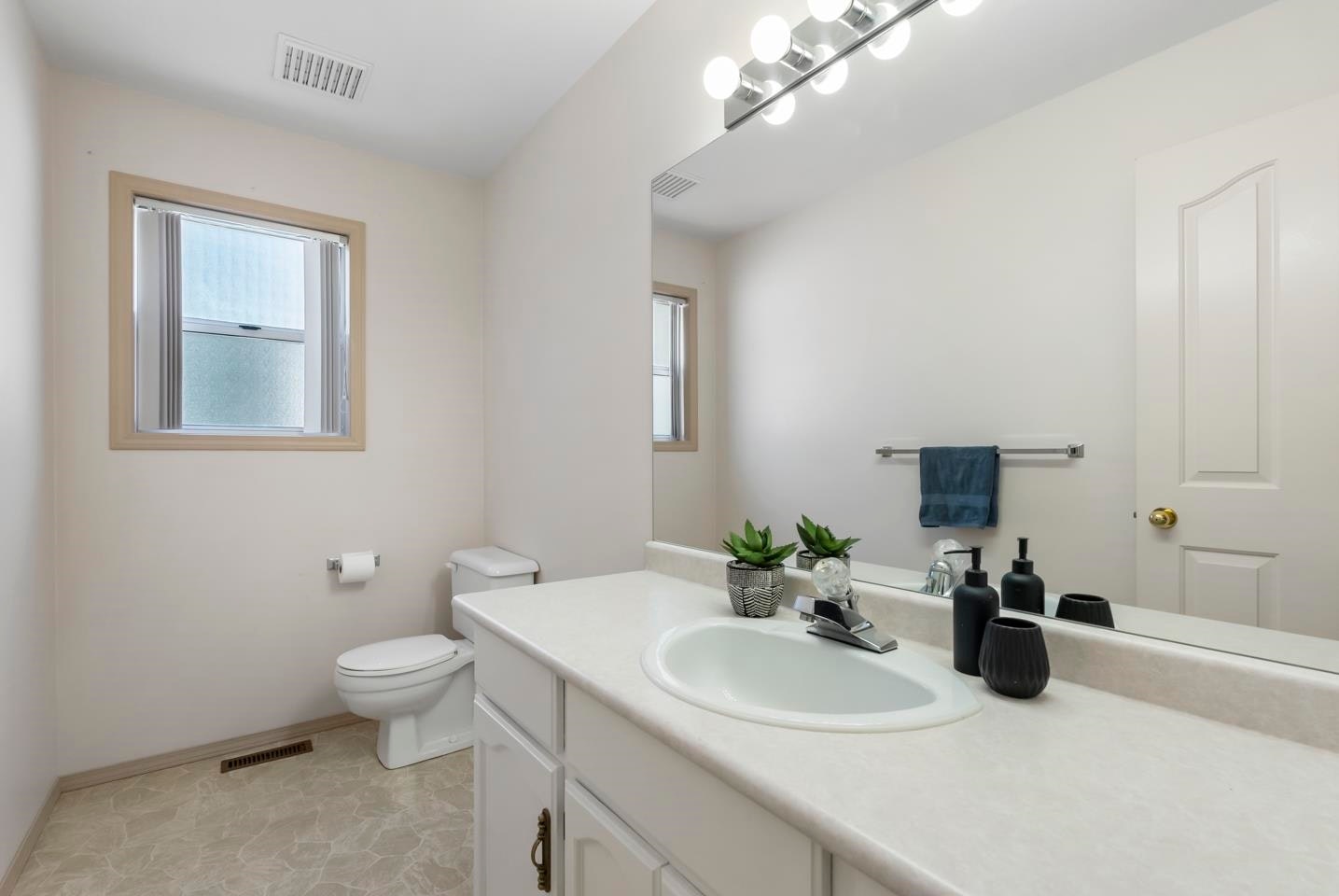 21549 85b Court, Langley, BC, V1M 2G4 - 14