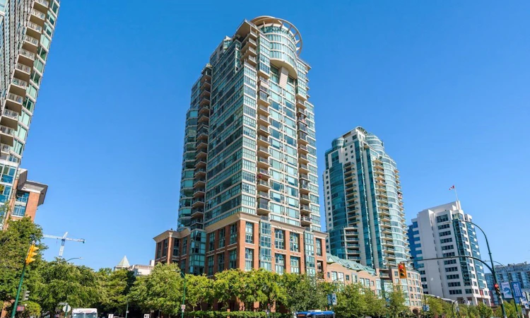 1303-1128 Quebec Street