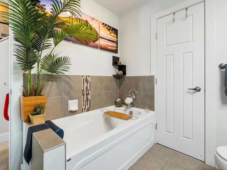 44-15833 26 Avenue, Surrey, BC, V3Z 2X5 - 15