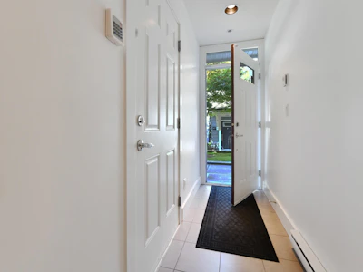 44-15833 26 Avenue - 2