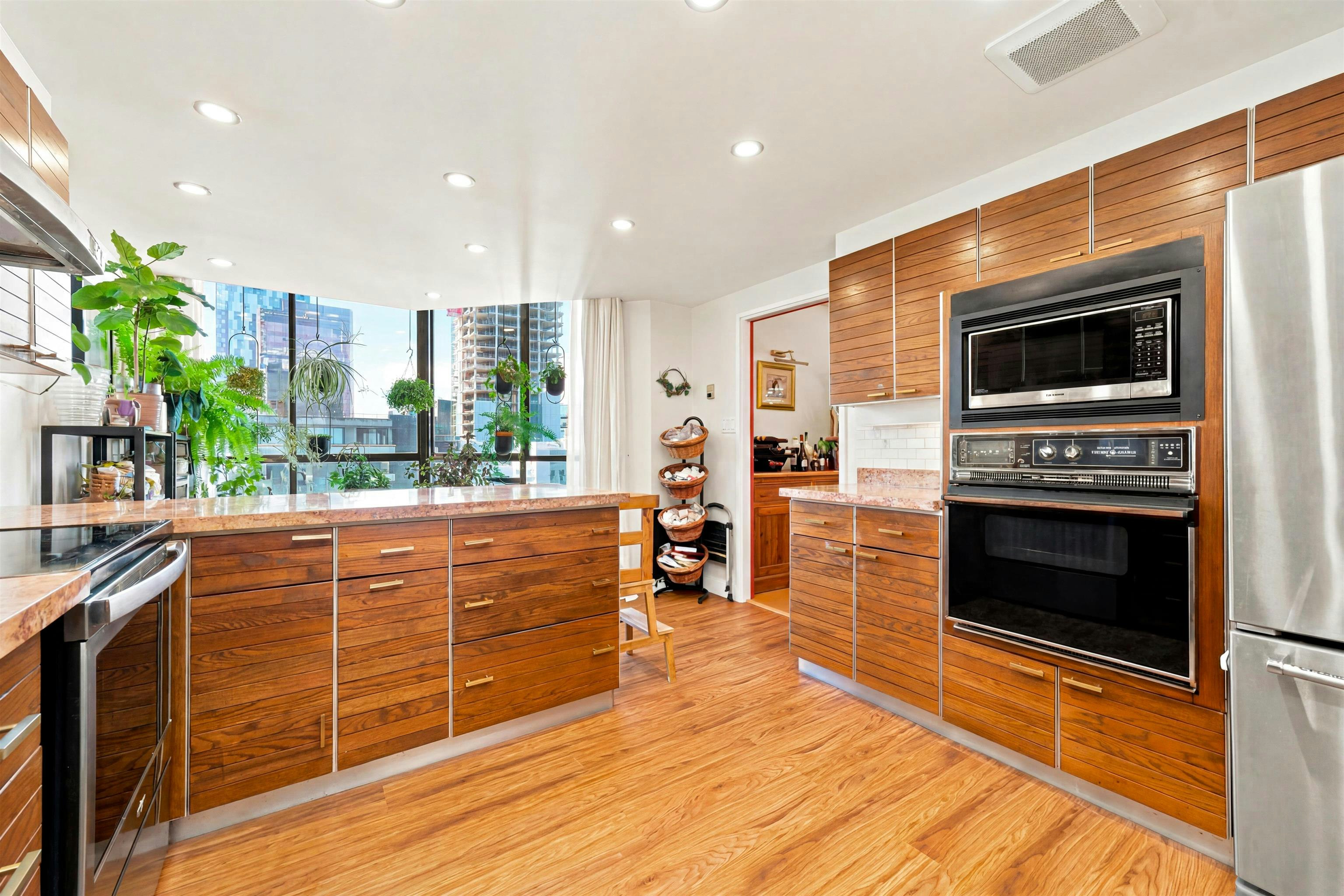1601-738 Broughton Street, Vancouver, BC, V6G 3A7 - 9