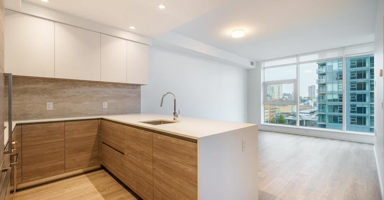 605-680 Quayside Drive, New Westminster, BC, V3M 0P2 - 2