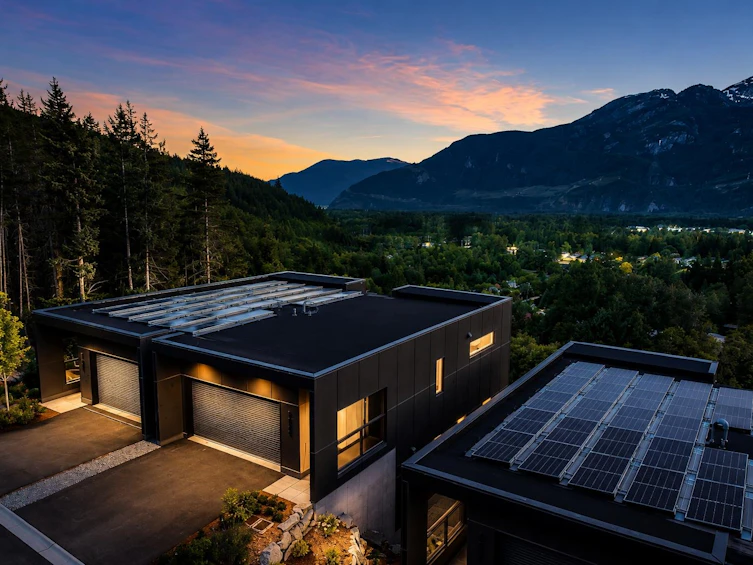 39249 Stellar Drive, Squamish, BC, V8B 1G2 - 2