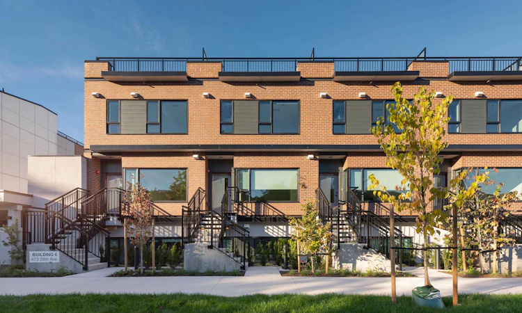 221-471 W 28th Avenue