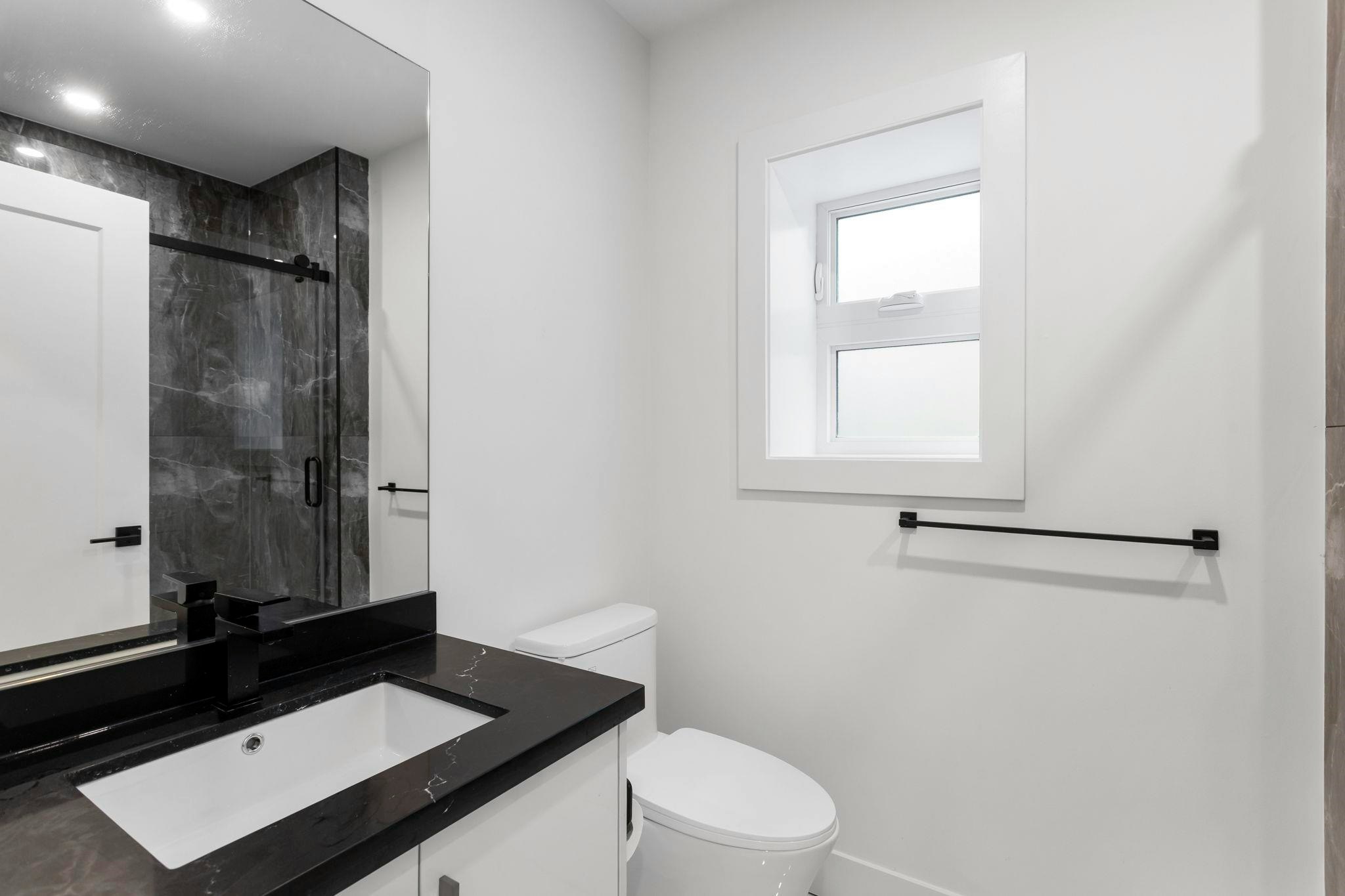 340 E Keith Road, North Vancouver, BC, V7L 1V7 - 31
