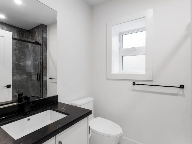 340 E Keith Road, North Vancouver, BC, V7L 1V7 - 31