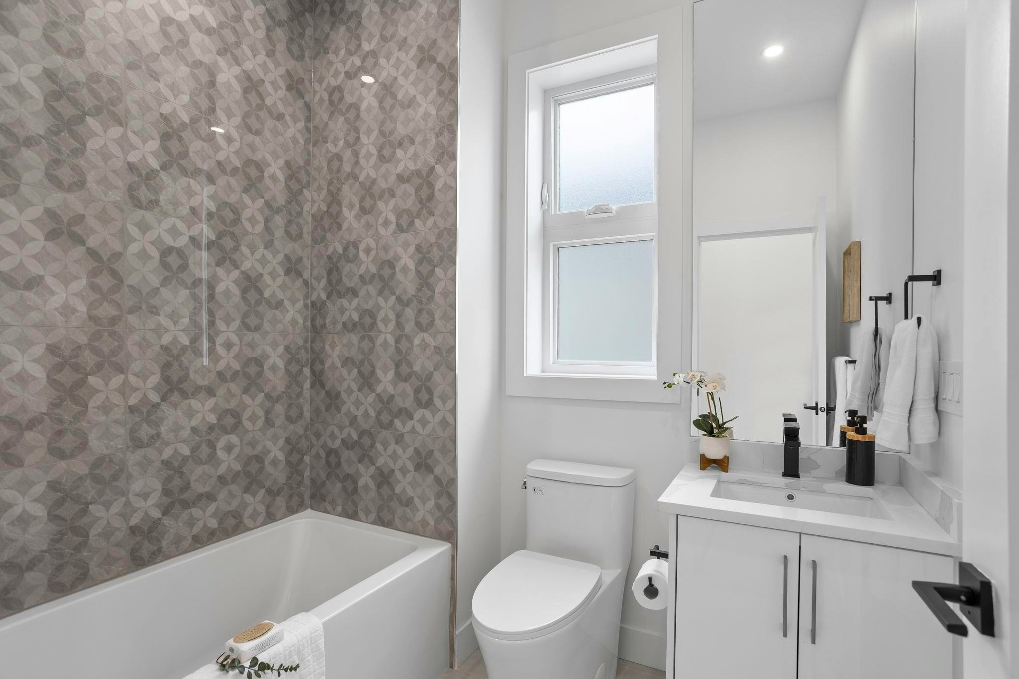 340 E Keith Road, North Vancouver, BC, V7L 1V7 - 28