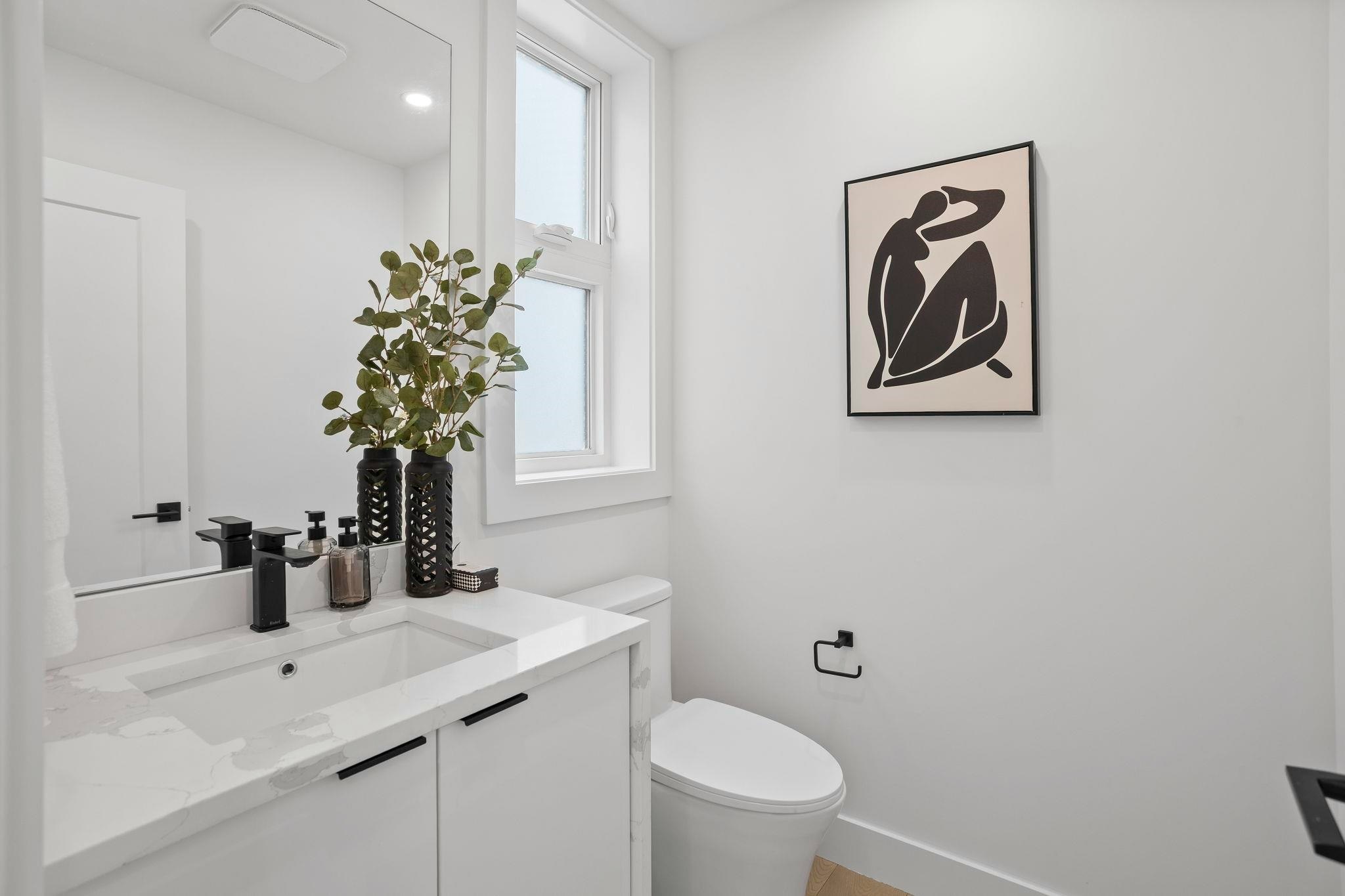 340 E Keith Road, North Vancouver, BC, V7L 1V7 - 8