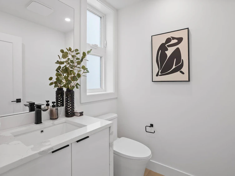 340 E Keith Road, North Vancouver, BC, V7L 1V7 - 8