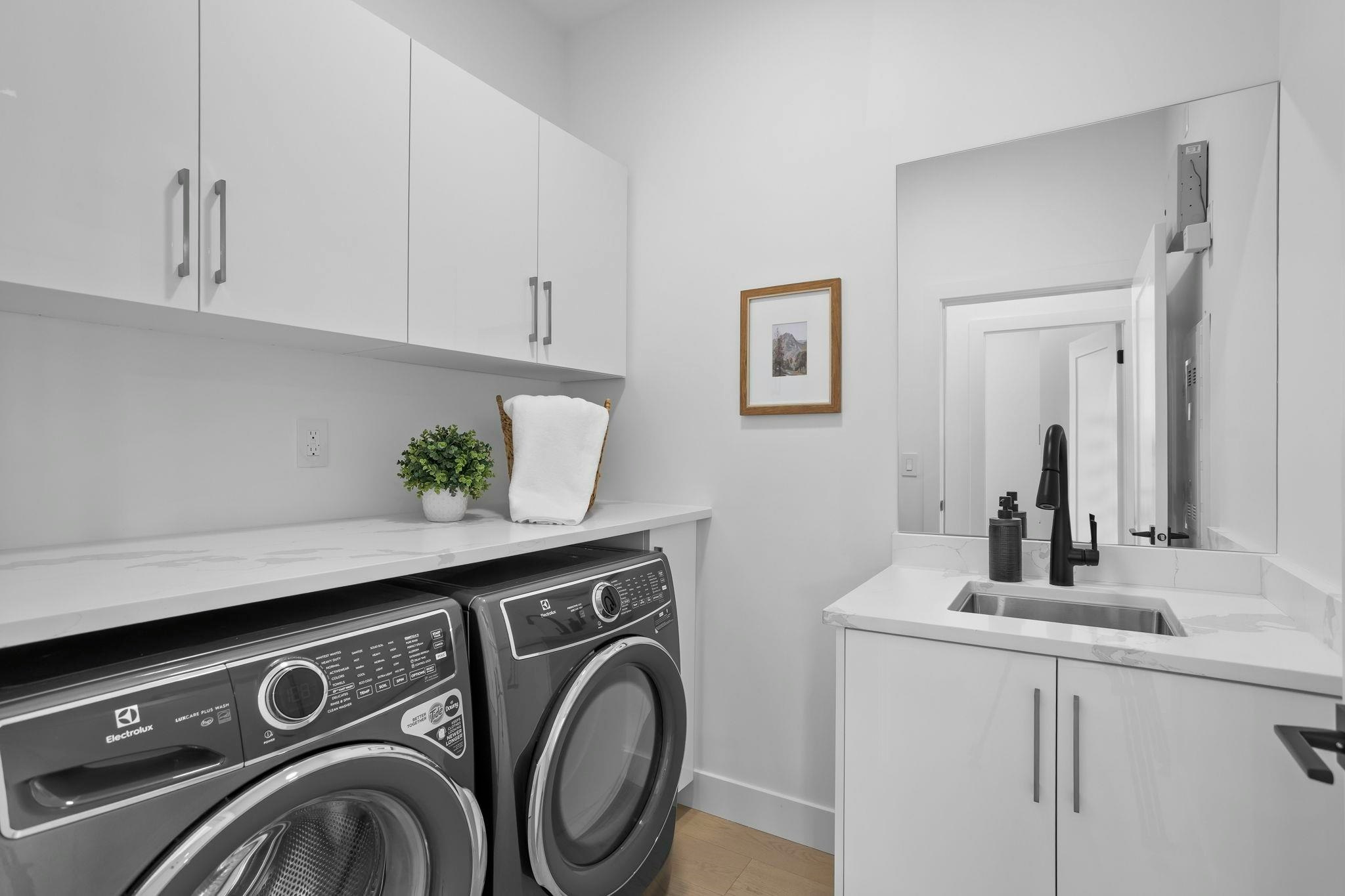 340 E Keith Road, North Vancouver, BC, V7L 1V7 - 27