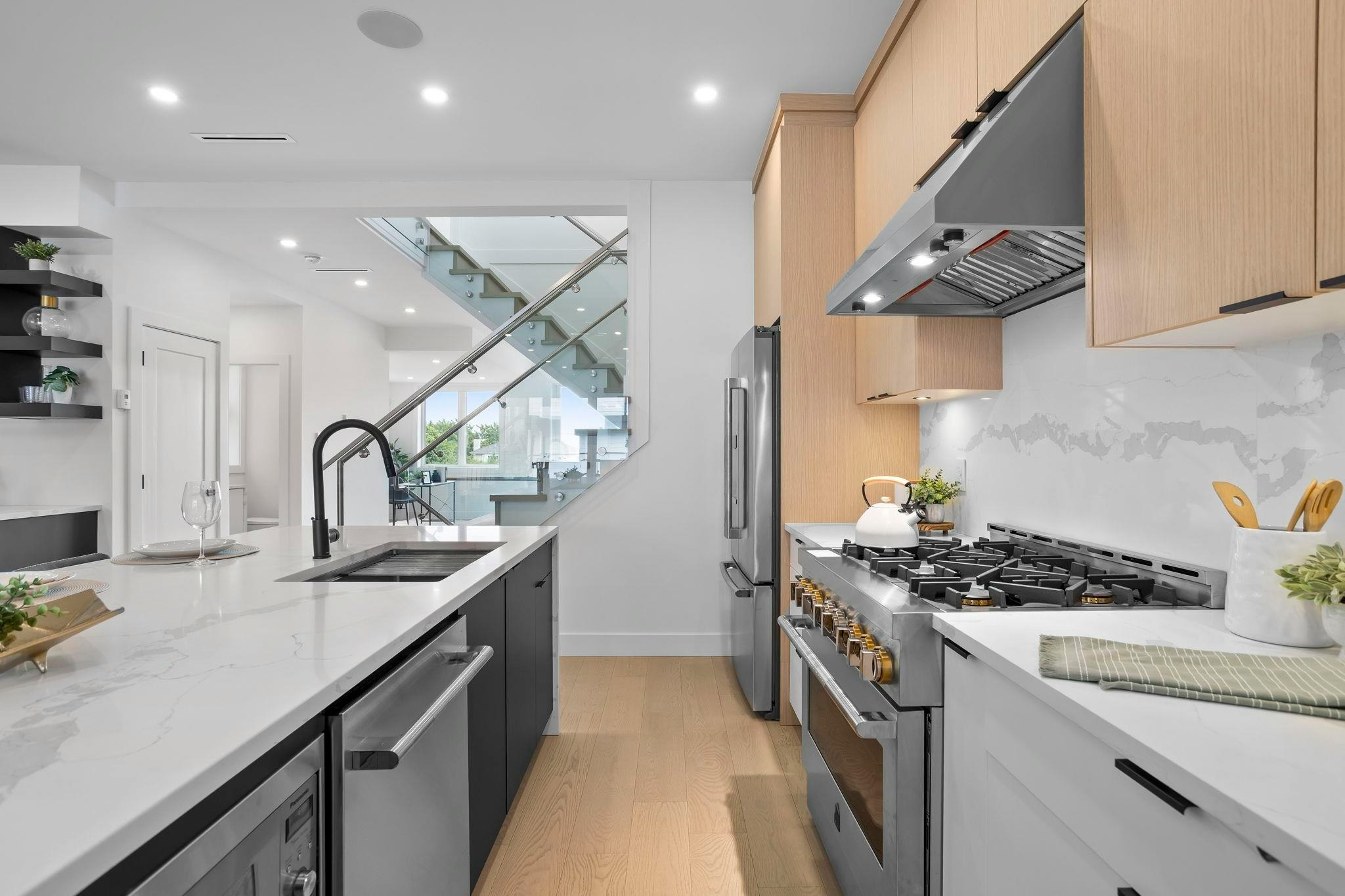 340 E Keith Road, North Vancouver, BC, V7L 1V7 - 18