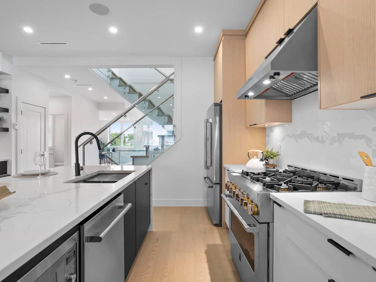 340 E Keith Road, North Vancouver, BC, V7L 1V7 - 18