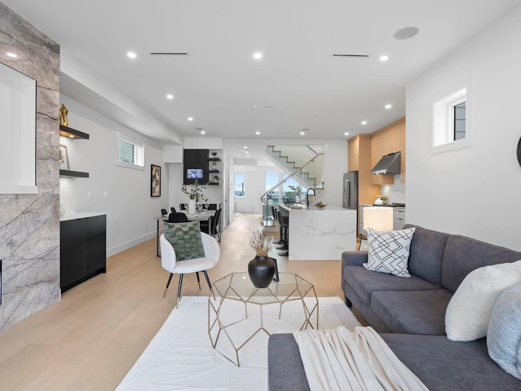 340 E Keith Road, North Vancouver, BC, V7L 1V7 - 11