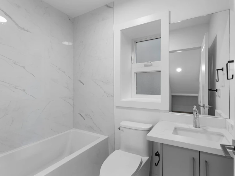 340 E Keith Road, North Vancouver, BC, V7L 1V7 - 34