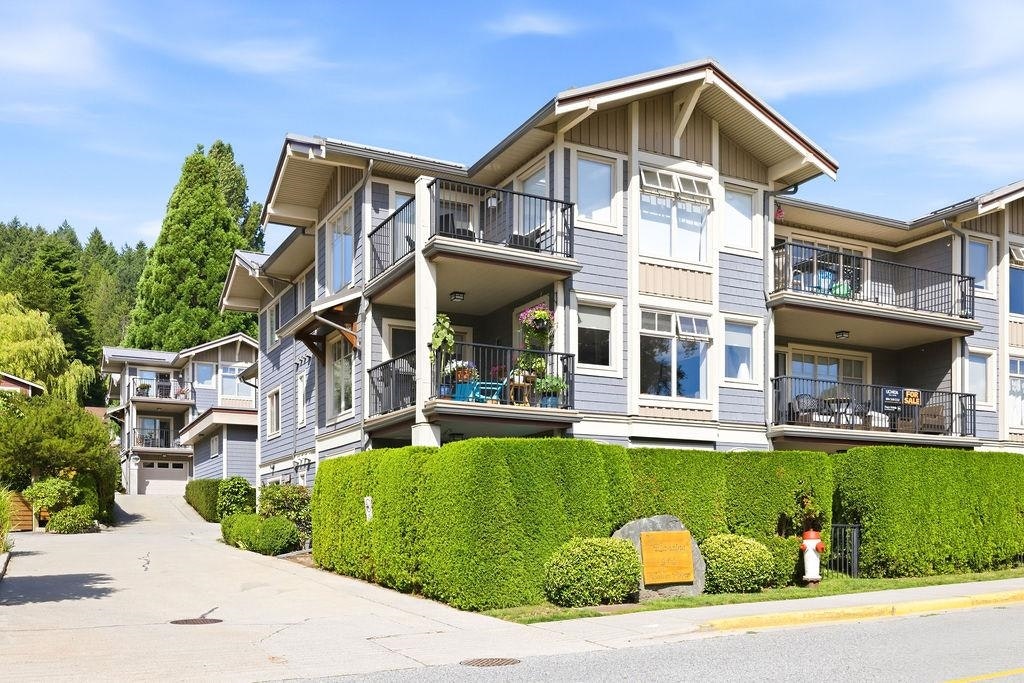 201-414 Gower Point Road, Gibsons, BC, V0N 1V0