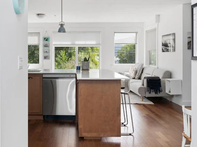 201-414 Gower Point Road - 5