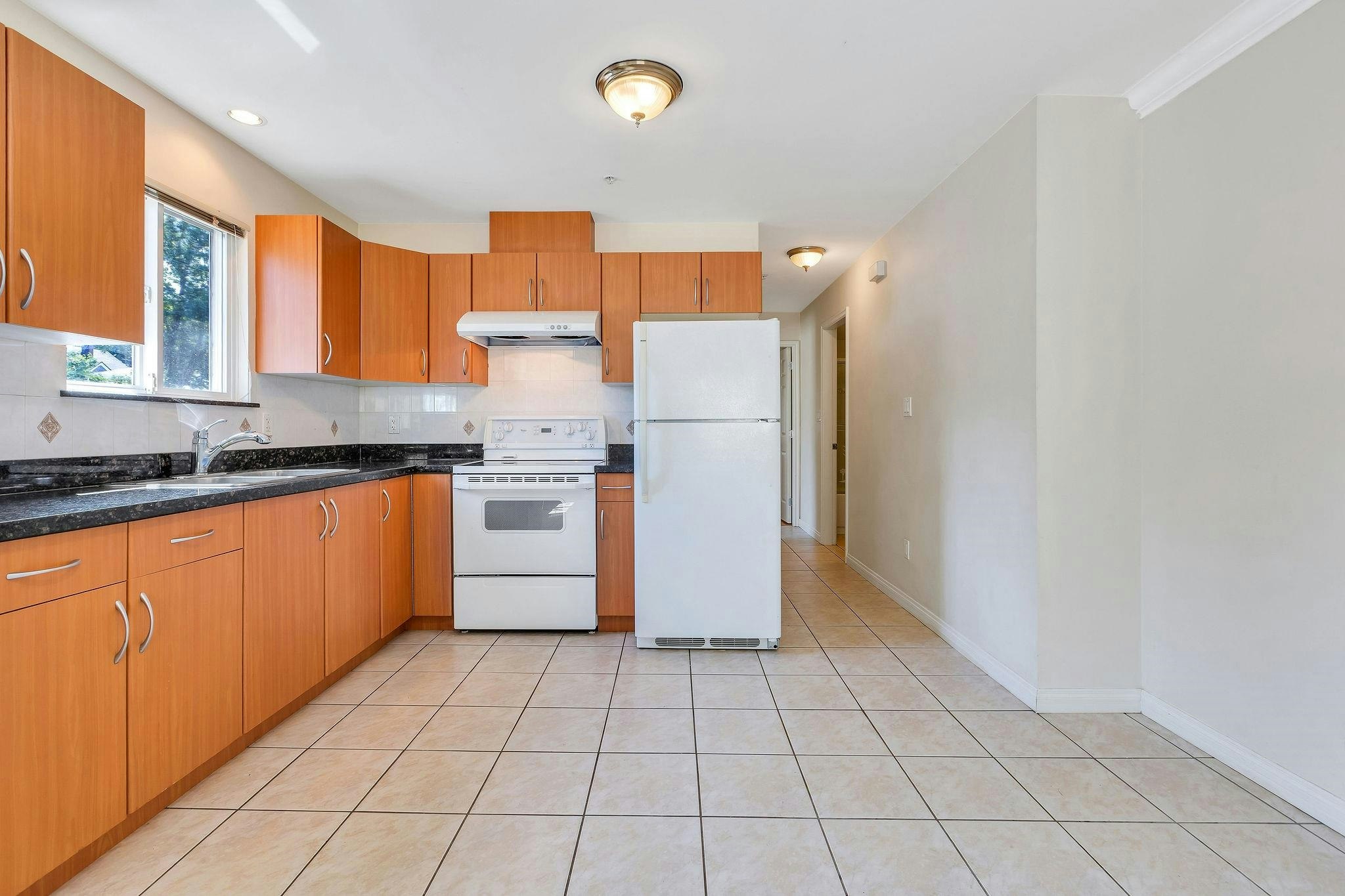 BSMT-2291 East 12th Avenue, Vancouver, BC, V5N 2B2 - 2