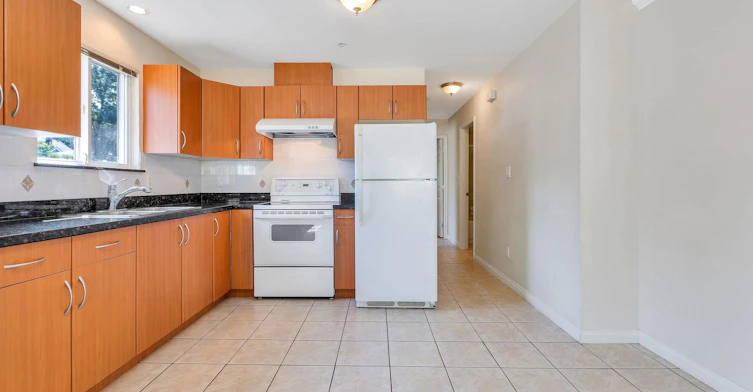 BSMT-2291 East 12th Avenue, Vancouver, BC, V5N 2B2 - 2