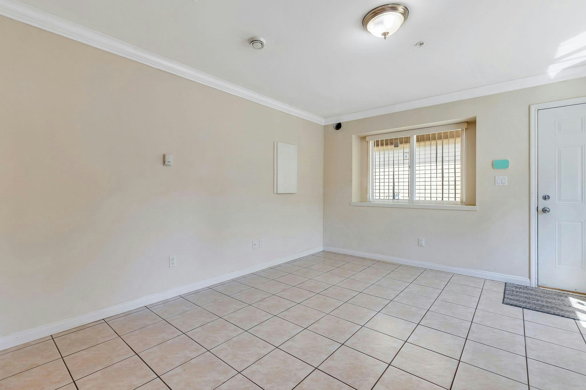 BSMT-2291 East 12th Avenue, Vancouver, BC, V5N 2B2 - 4
