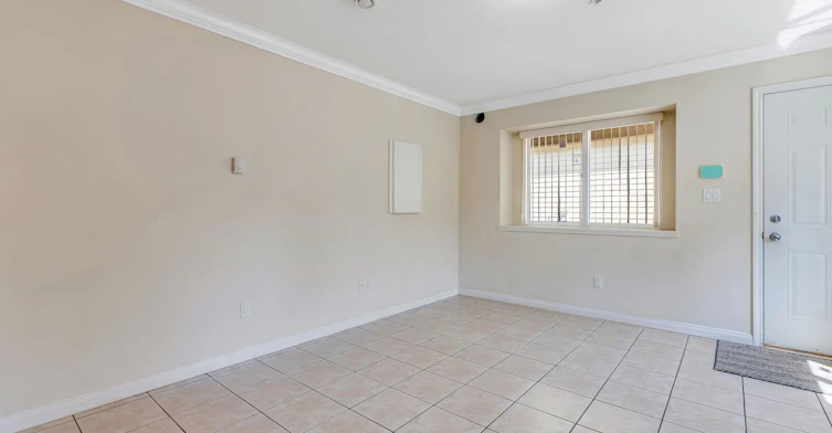 BSMT-2291 East 12th Avenue, Vancouver, BC, V5N 2B2 - 4
