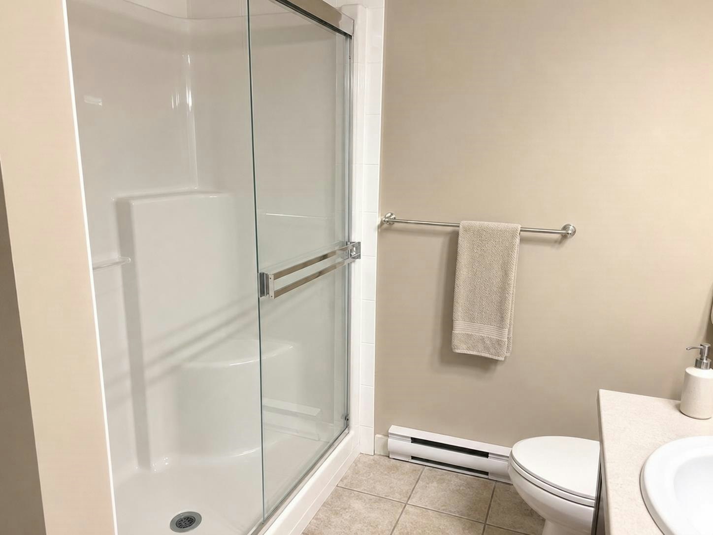 204-15621 Marine Drive, Surrey, BC, V4B 1E1 - 9