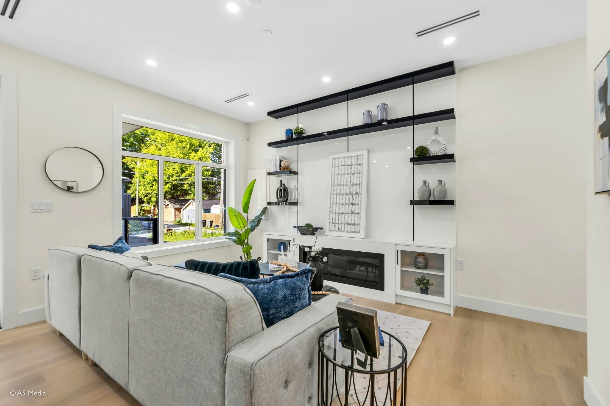 1-281 E 48th Avenue, Vancouver, BC, V5W 2C9 - 4