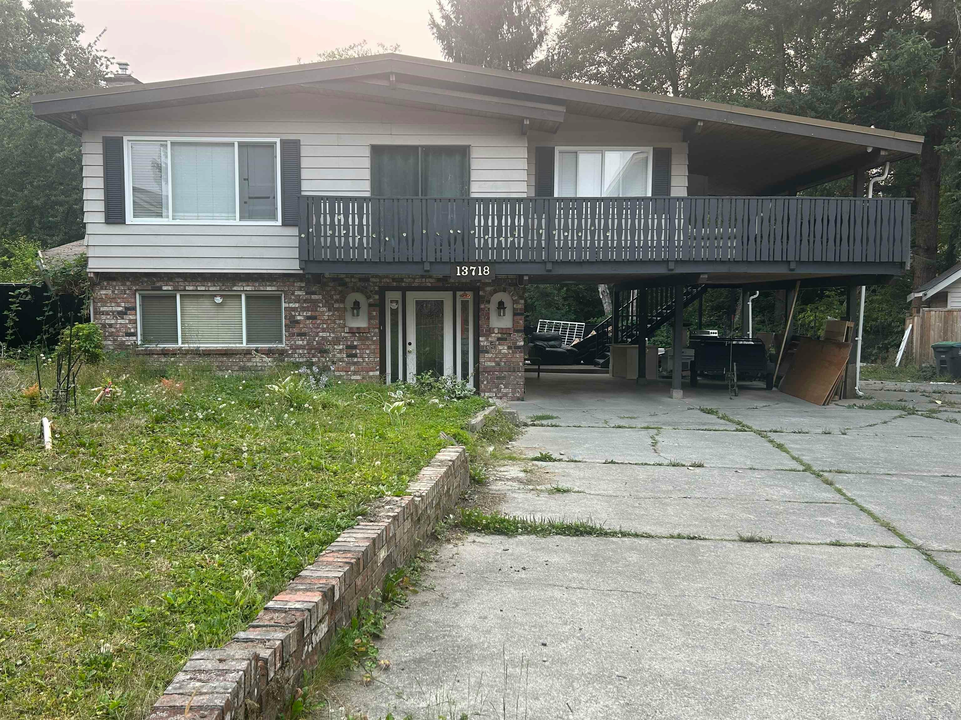 13718 Glen Place, Surrey, BC, V3V 6L5