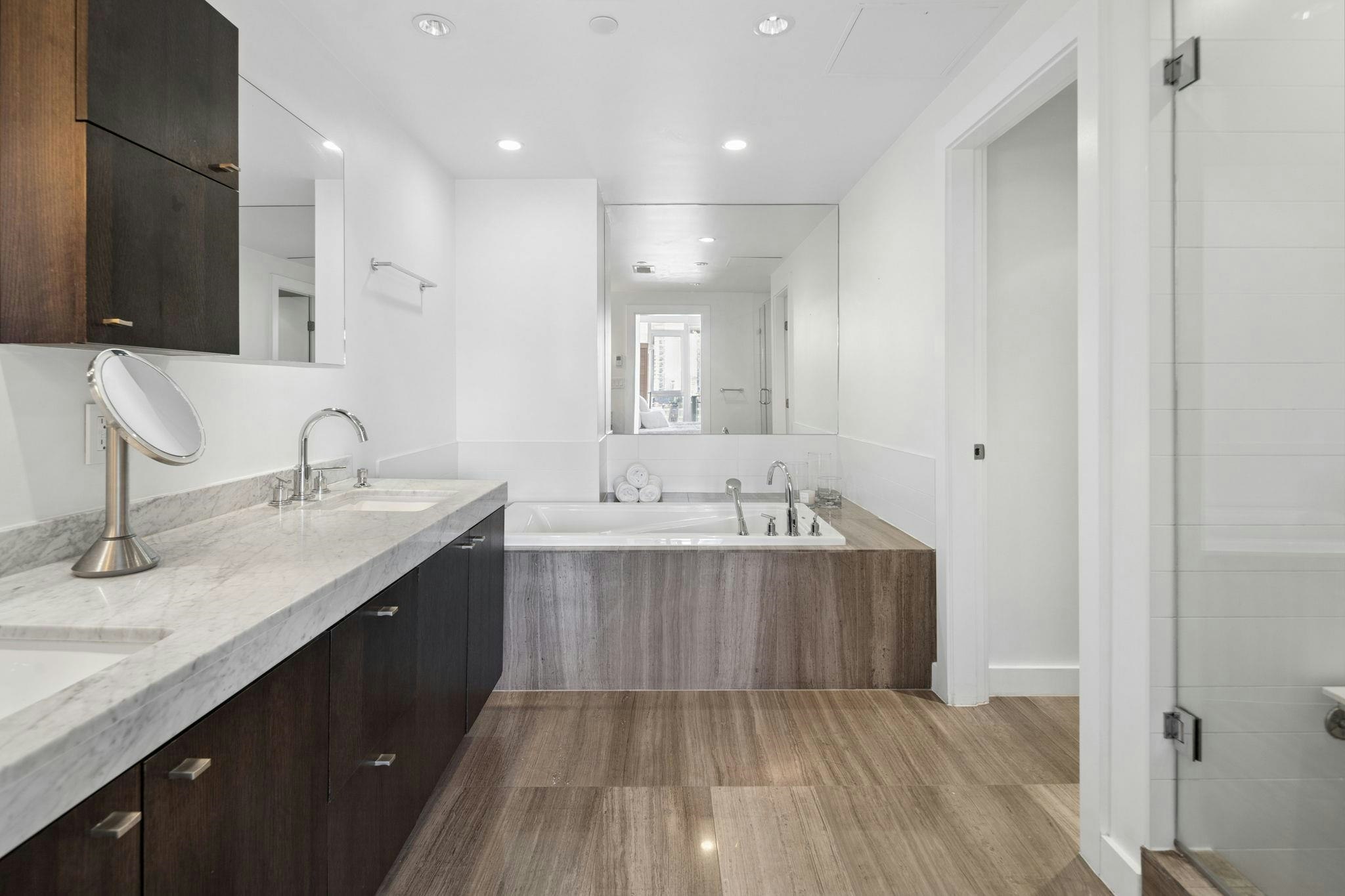 1701-1372 Seymour Street, Vancouver, BC, V6B 0L1 - 17