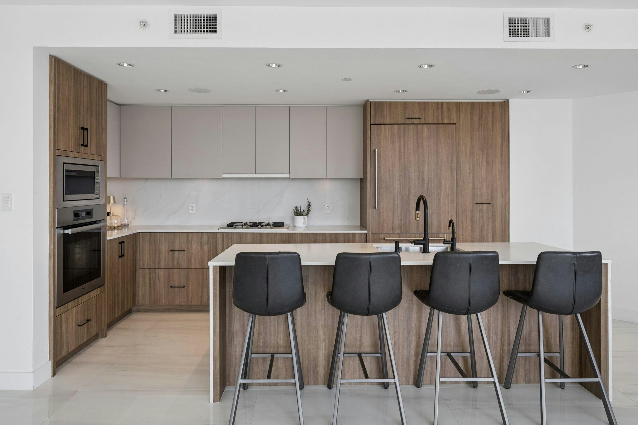 1701-1372 Seymour Street, Vancouver, BC, V6B 0L1 - 9