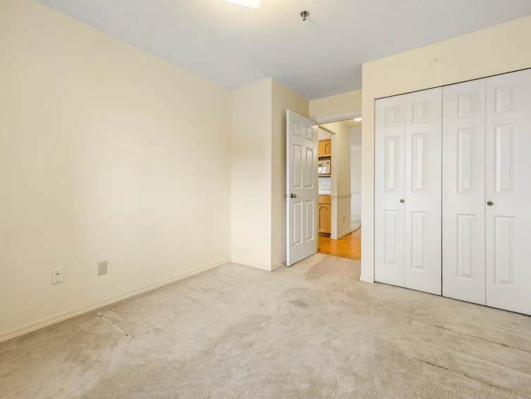 208-33535 King Road, Abbotsford, BC, V2S 6Z5 - 33