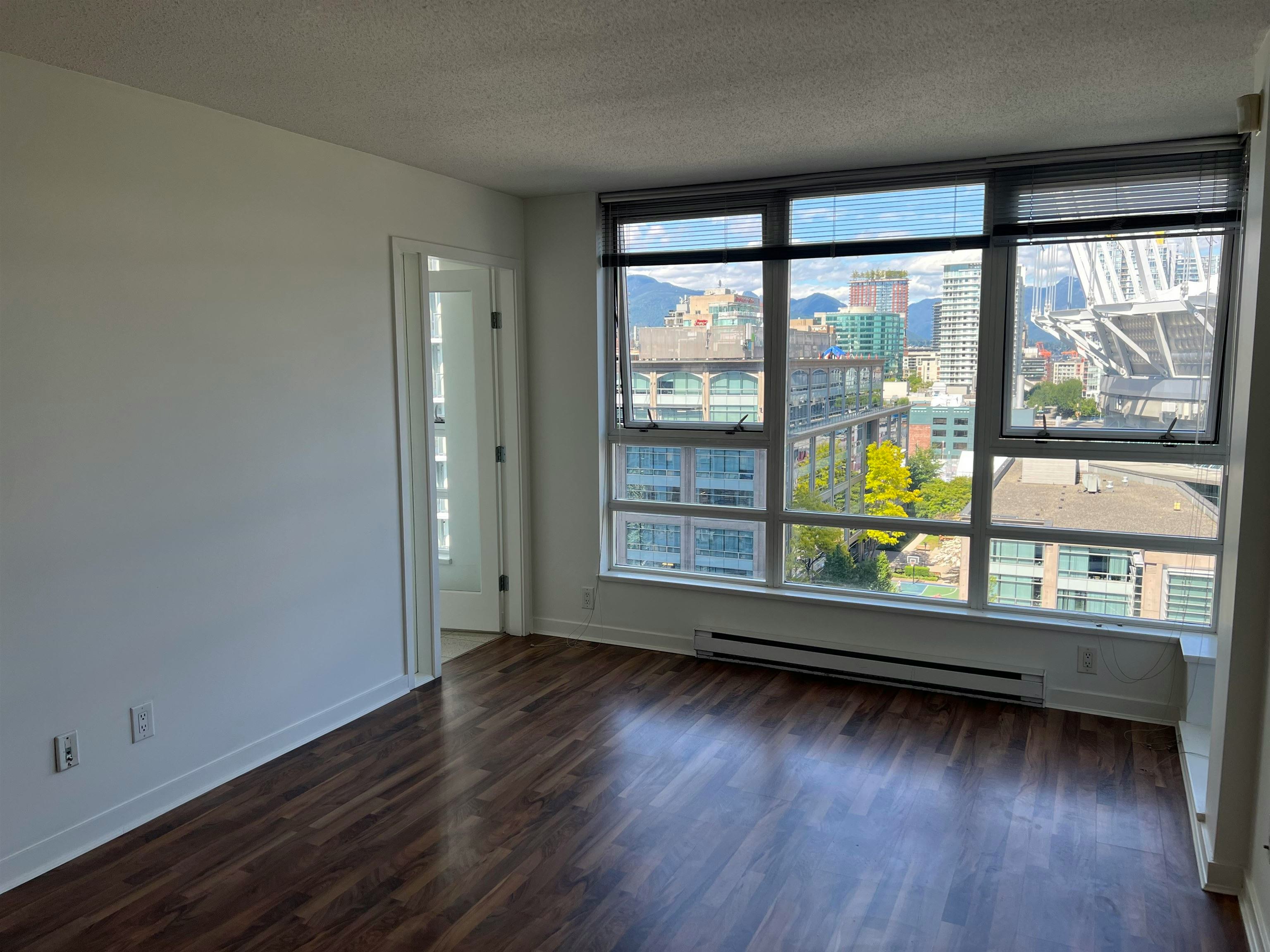 1707-939 Expo Boulevard, Vancouver, BC, V6Z 3G7