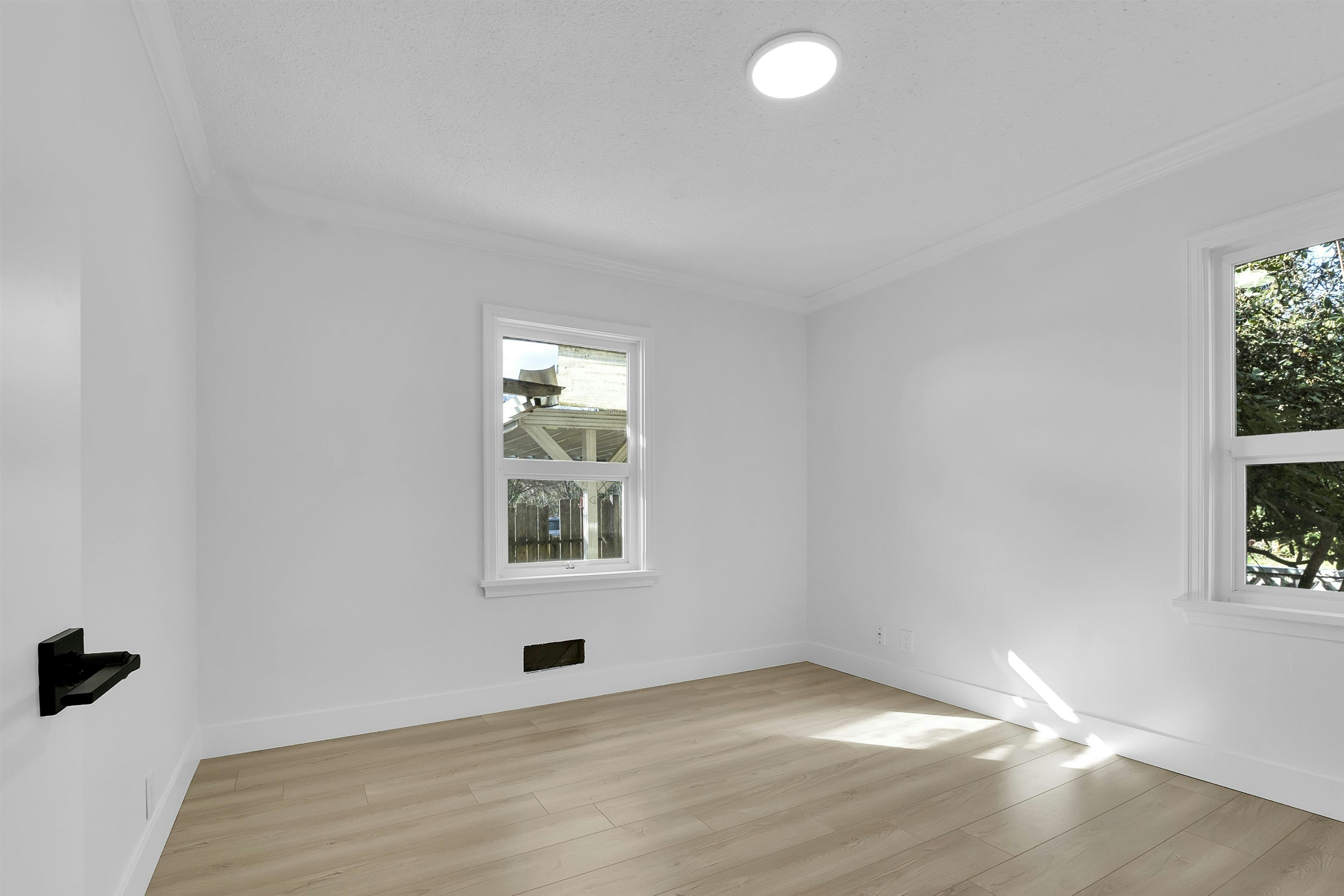 7489 Maple Street, Mission, BC, V2V 3N8 - 8