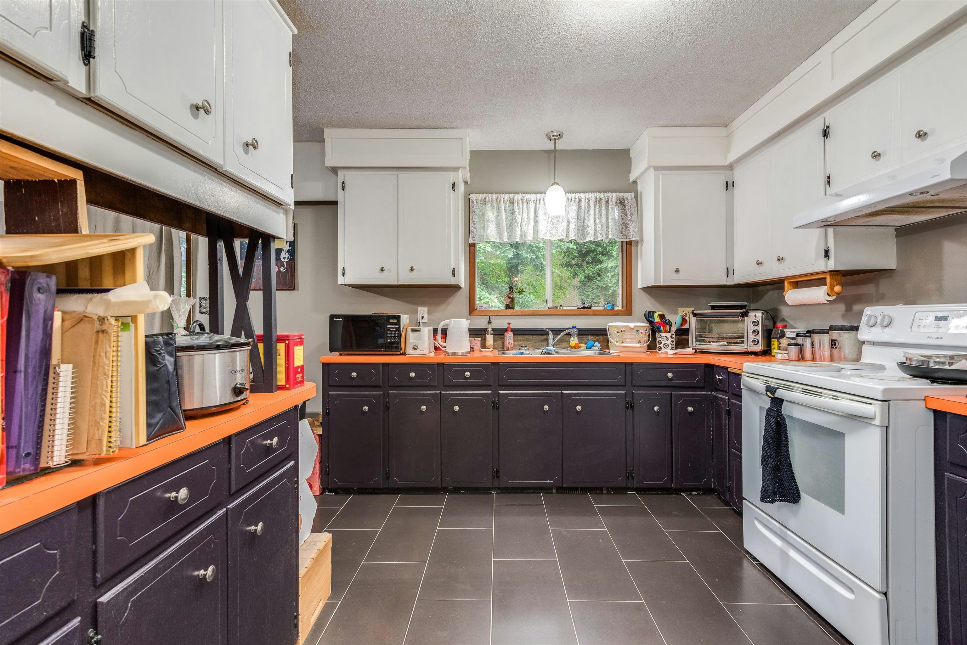 32247 Granite Avenue, Abbotsford, BC, V2T 2L4 - 11