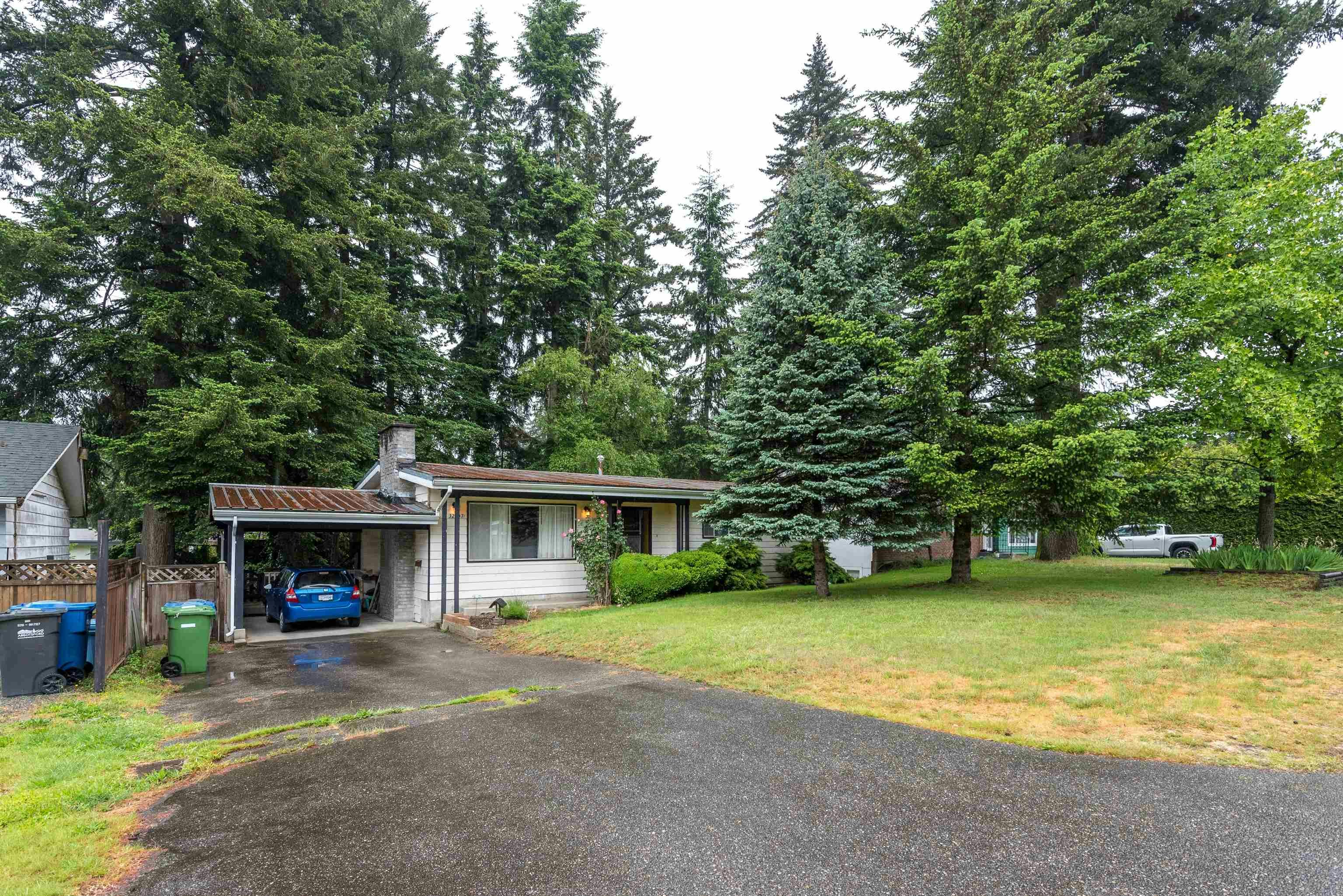 32247 Granite Avenue, Abbotsford, BC, V2T 2L4 - 2
